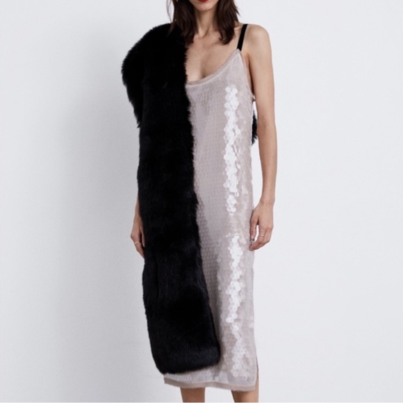 BLOGGER FAVE 🪩 Perfect Party Dress | Zara Full Sequined Cream Midi Dress - Picture 2 of 14